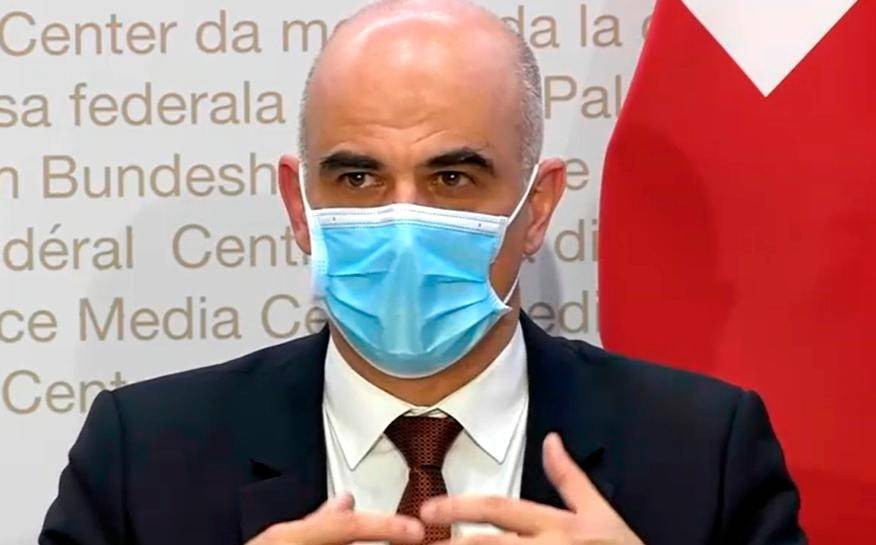 Screenstho della conferenza stampa con il consigliere federale Alain Berset