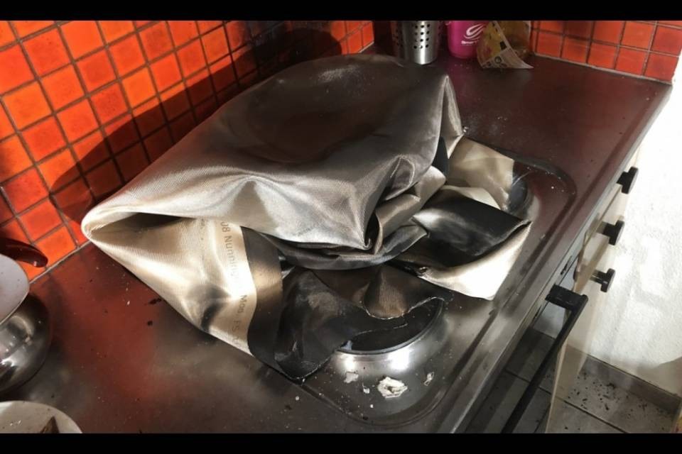 Dimentica la padella sul fornello, abitazione sfollata