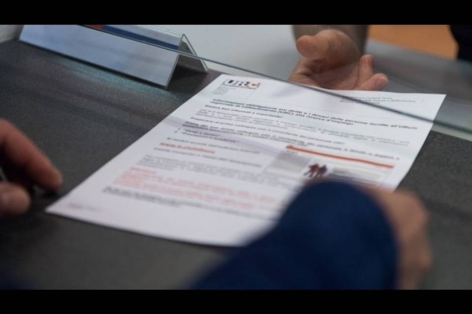 Lavoro ridotto, la Seco invia 438 opposizioni ai Cantoni