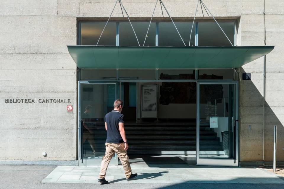 Nuovo Sistema Di Autoprestito Alla Biblioteca Cantonale Di Lugano