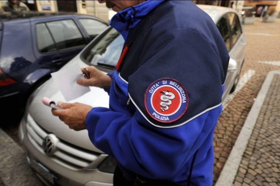 Bellinzona: la moria di negozi "non è colpa della Polizia"