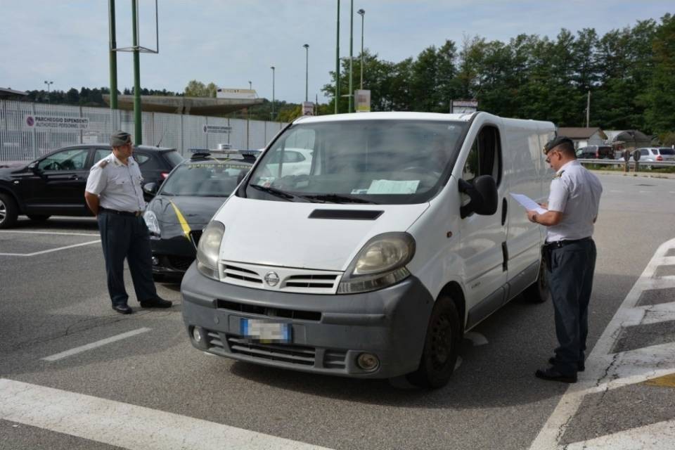 Respinto al Gaggiolo, ci riprova a Ligornetto: beccato