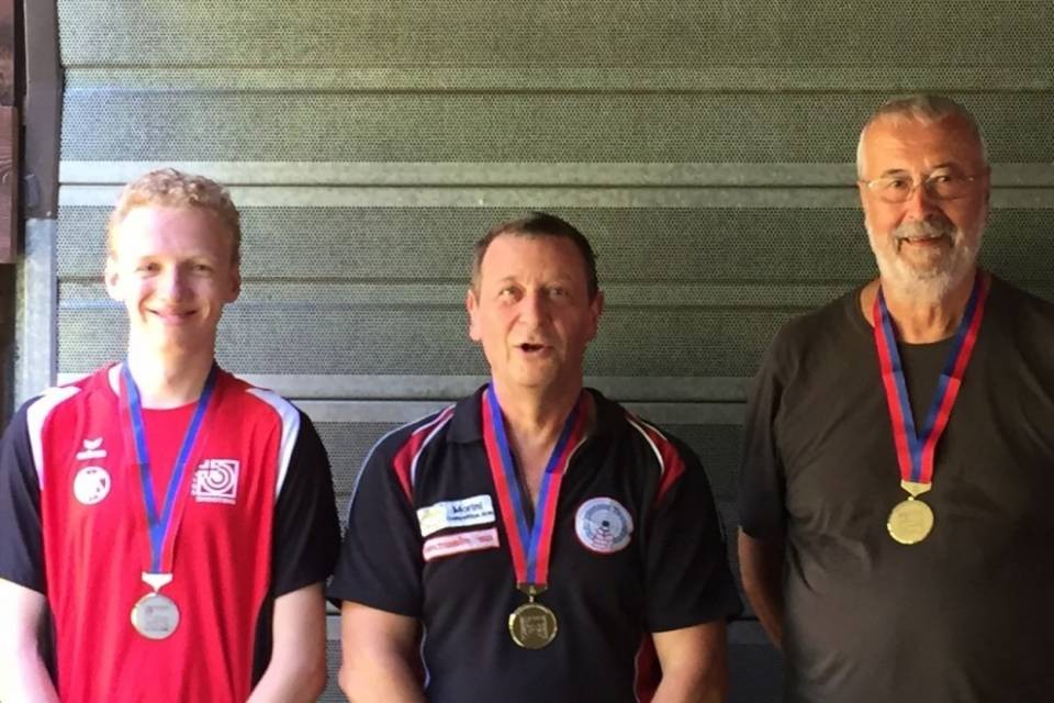 Lorenzo Lucchini campione ticinese di tiro alla pistola