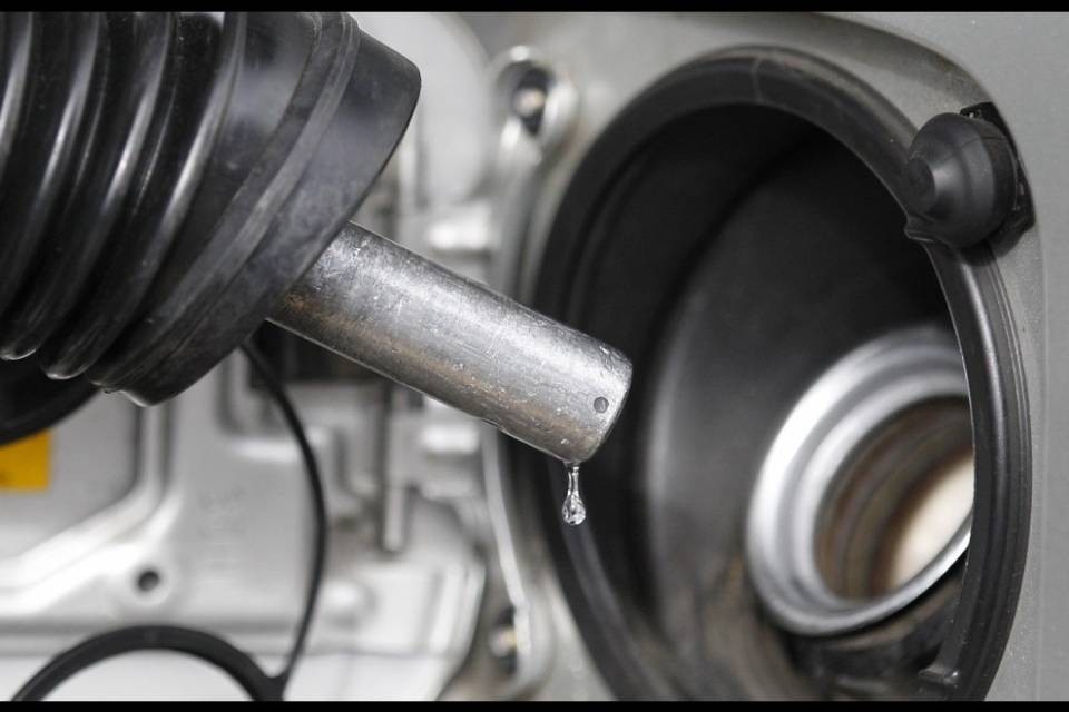 La benzina la venderà il Comune