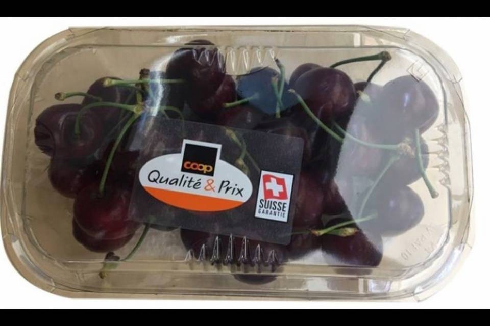 Schegge di vetro nelle ciliegie: non mangiatele!