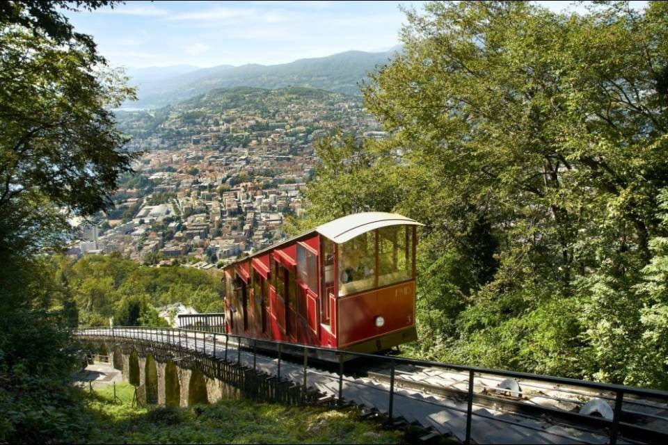 Funicolare Monte Brè: in vetta fino alle 23