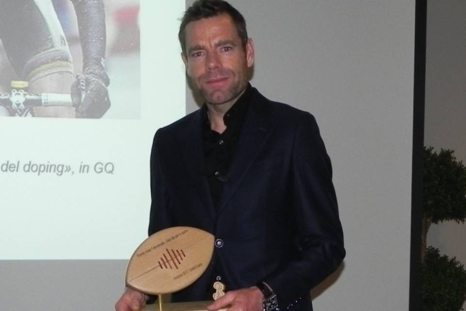 Il premio "Ivan Francescato" a Cadel Evans