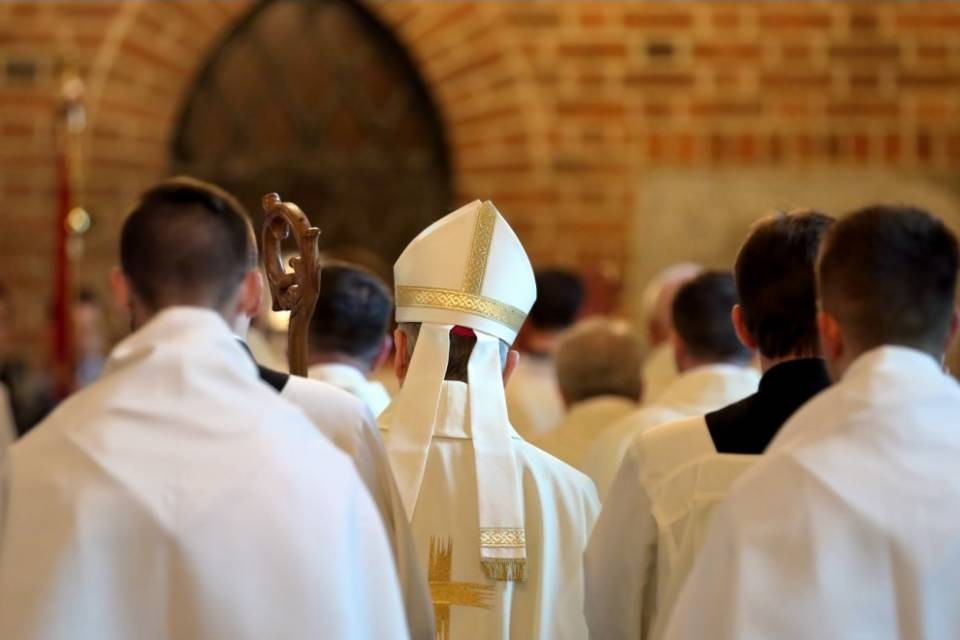 "Aiutare un bisognoso non è un reato"