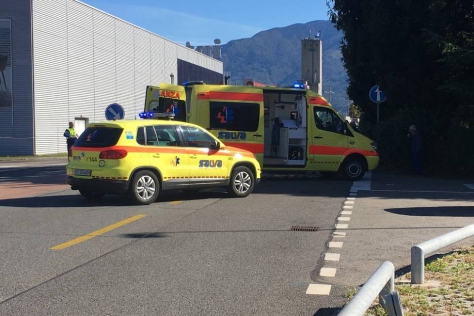 Centauro tampona una barca a vela e rimane ferito