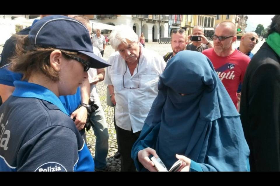 "Grazie Ticino per il divieto del burqa"
