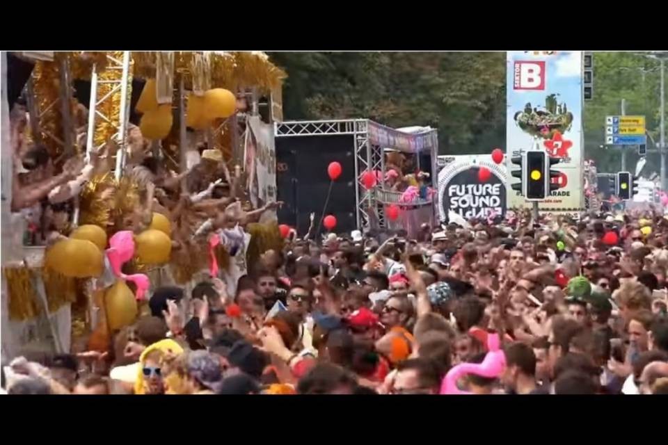 La Street Parade nel segno della tolleranza