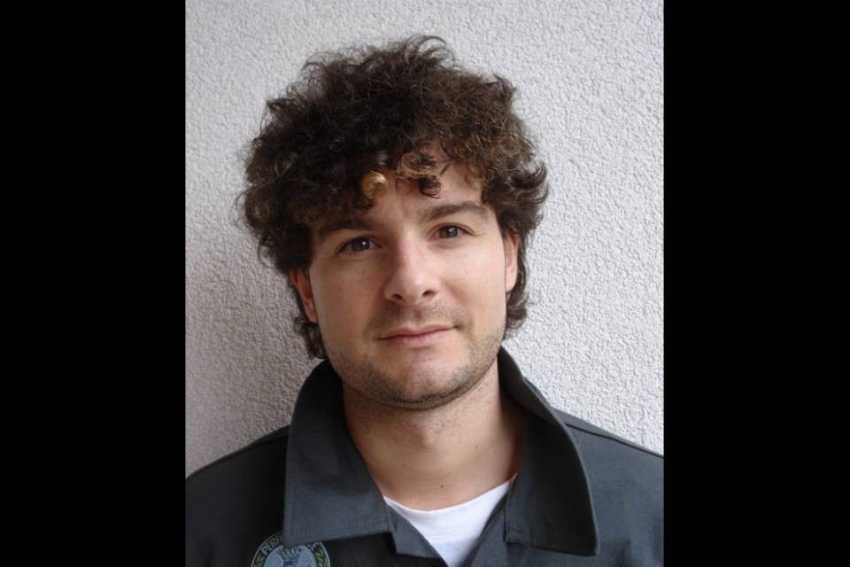 Daniele Dell'Agnola - I bottoni nucleari e i bottoni dei pantaloni