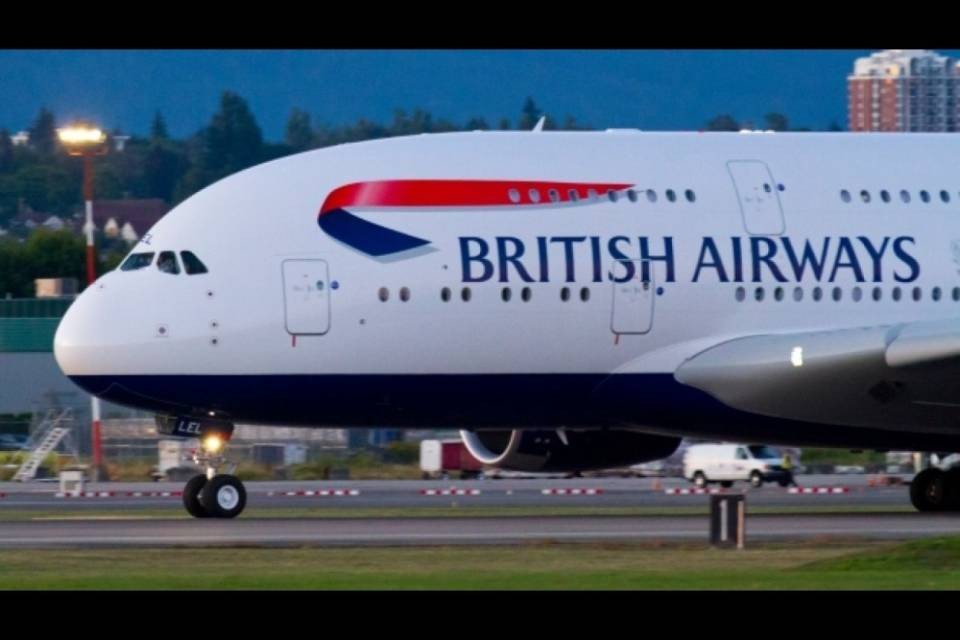 Terrorismo, evacuato a Parigi aereo della British Airways
