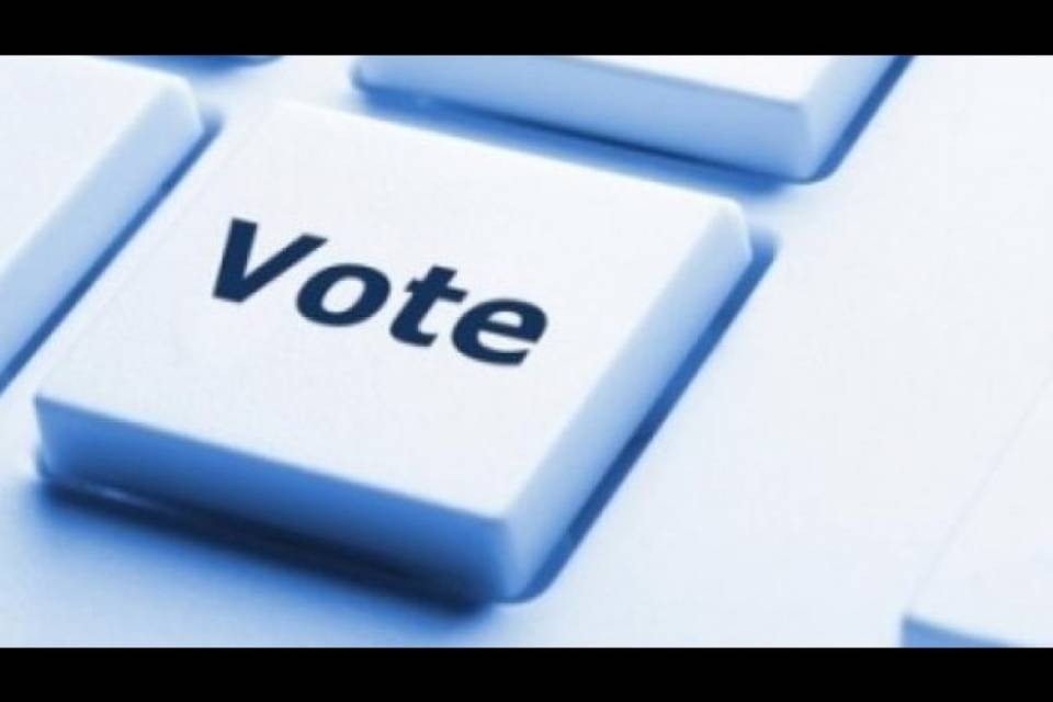 Svizzeri all'estero vogliono rapida introduzione dell'E-voting