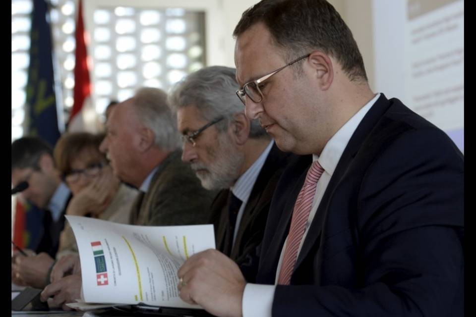 Gobbi presidente della Regio Insubrica
