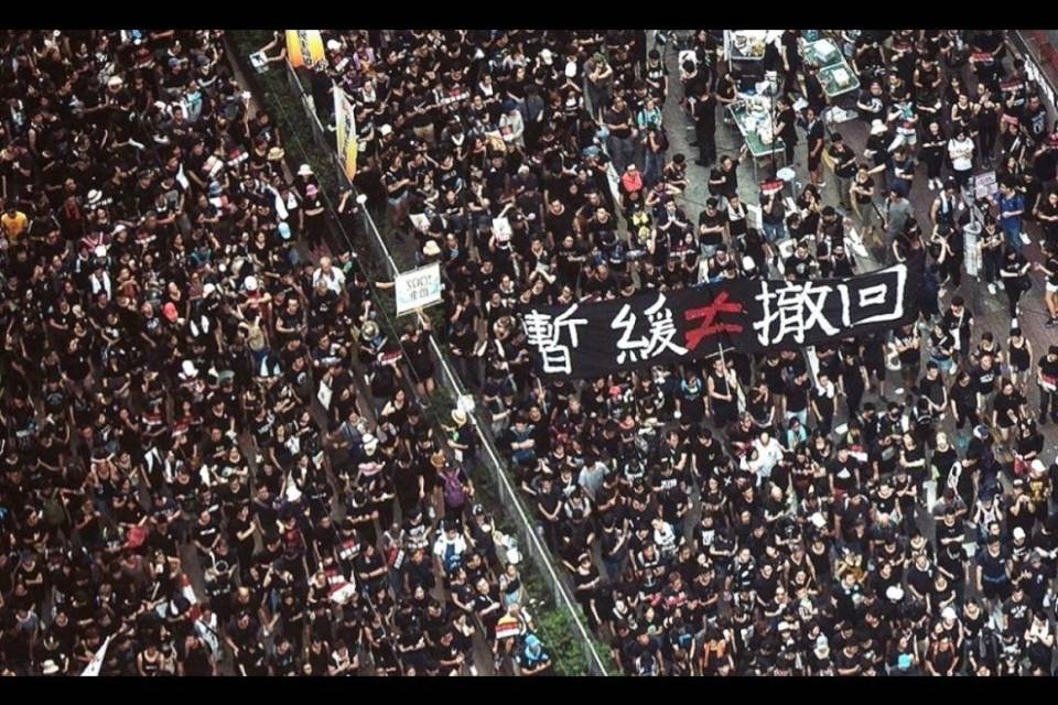 Hong Kong, in 2 milioni contro la legge sulle estradizioni