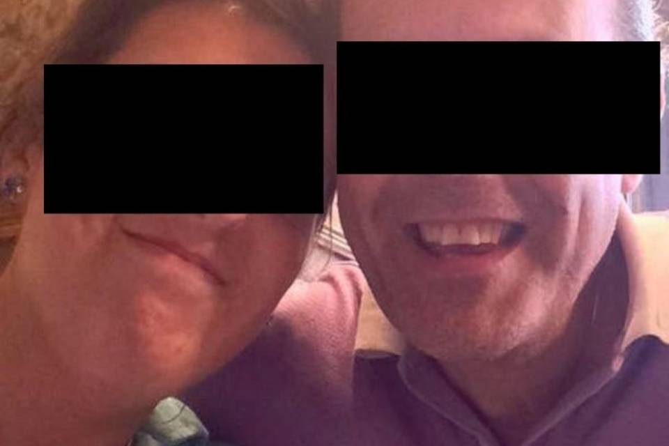 "Geniale far cremare tuo marito e tua madre"
