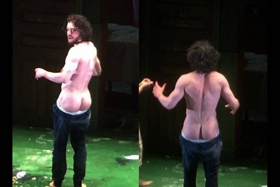 Jon Snow si mette a nudo