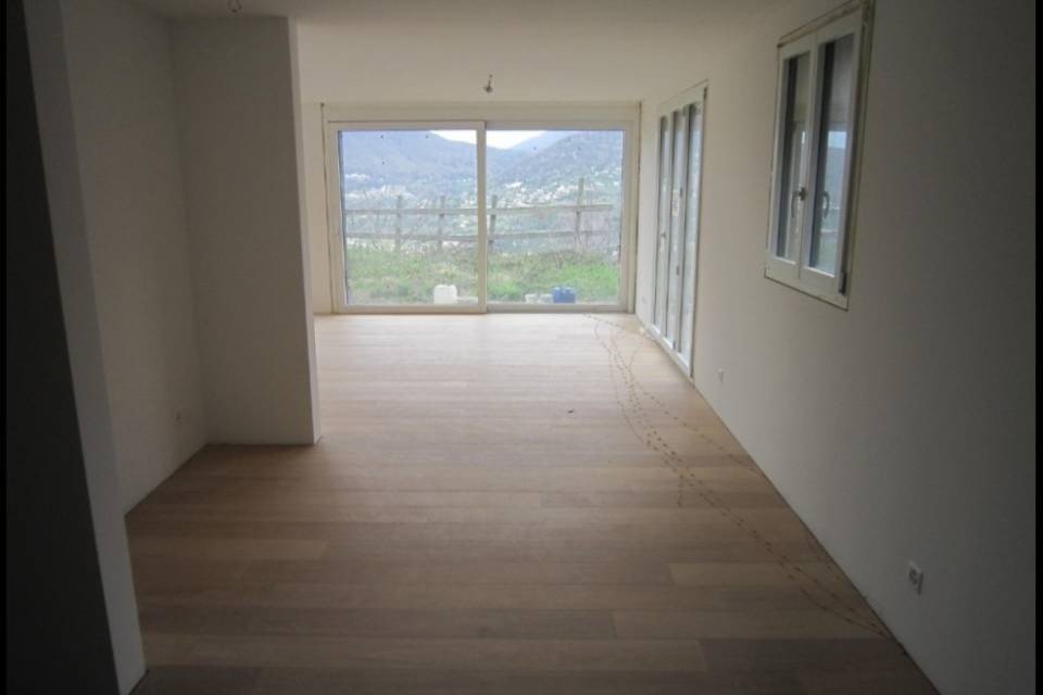 Collina d'Oro: all'asta una casa