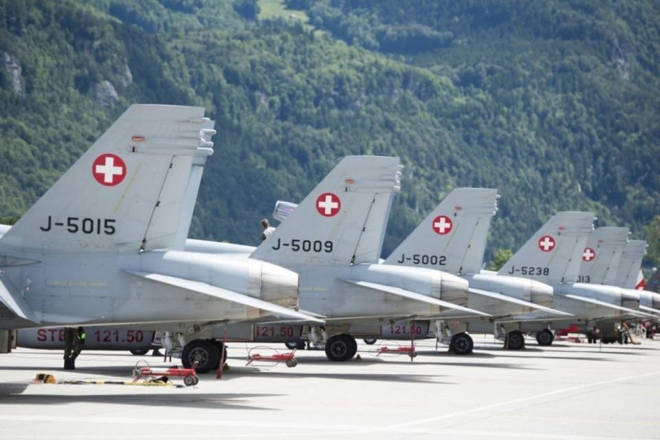Si allunga la vita degli F/A-18, fino al 2030