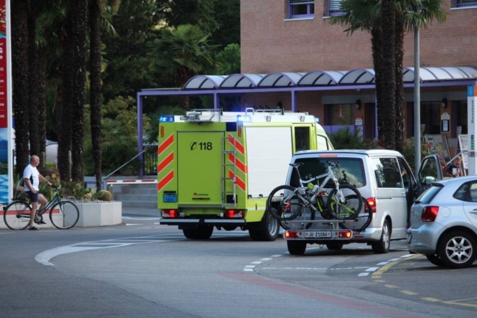 Tenero, gravi ustioni per la 17enne