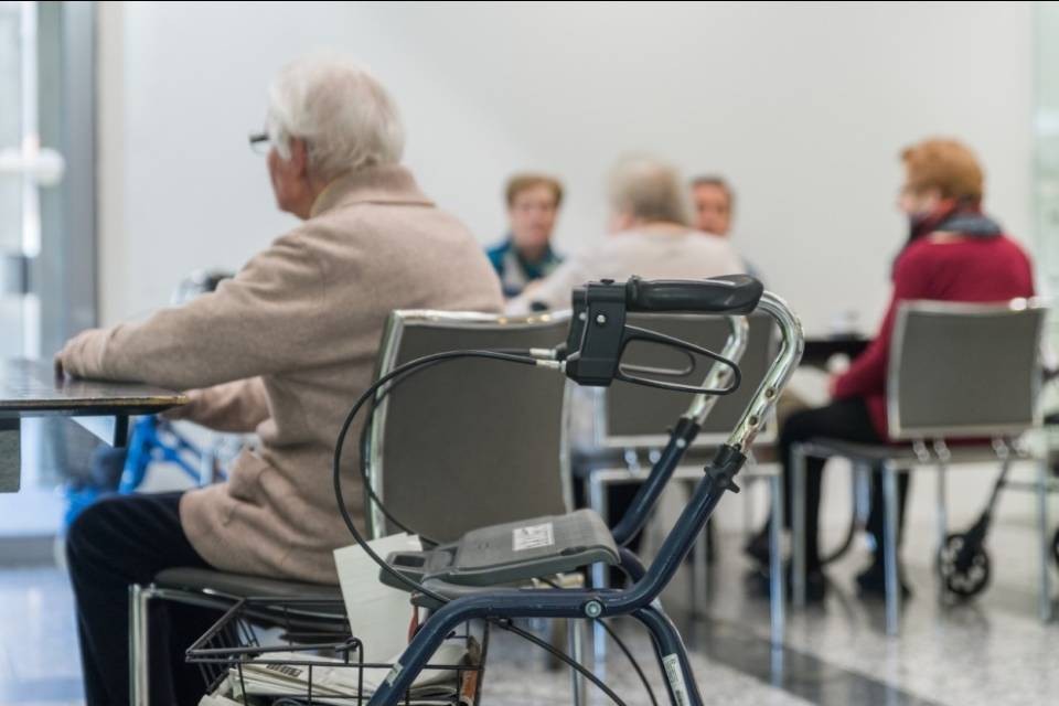 Case anziani Mendrisiotto, il 26% del personale è frontaliere