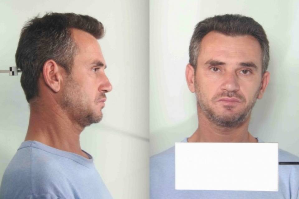 Si cerca questo criminale