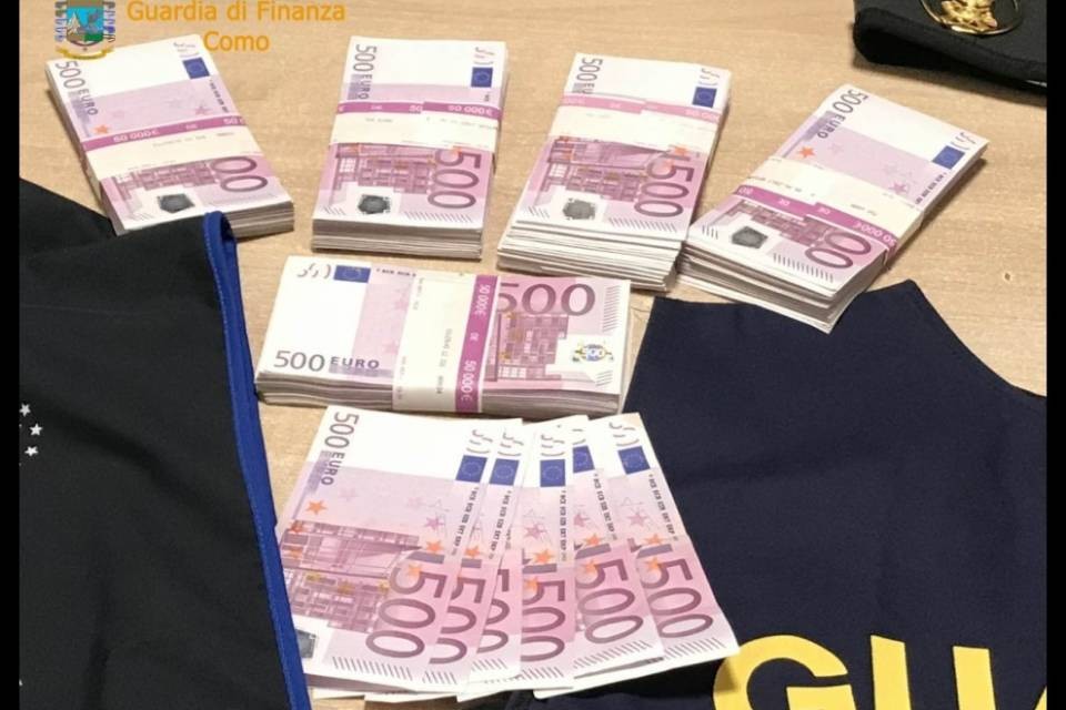 Ponte Chiasso, sequestrate 500 banconote da 500 euro