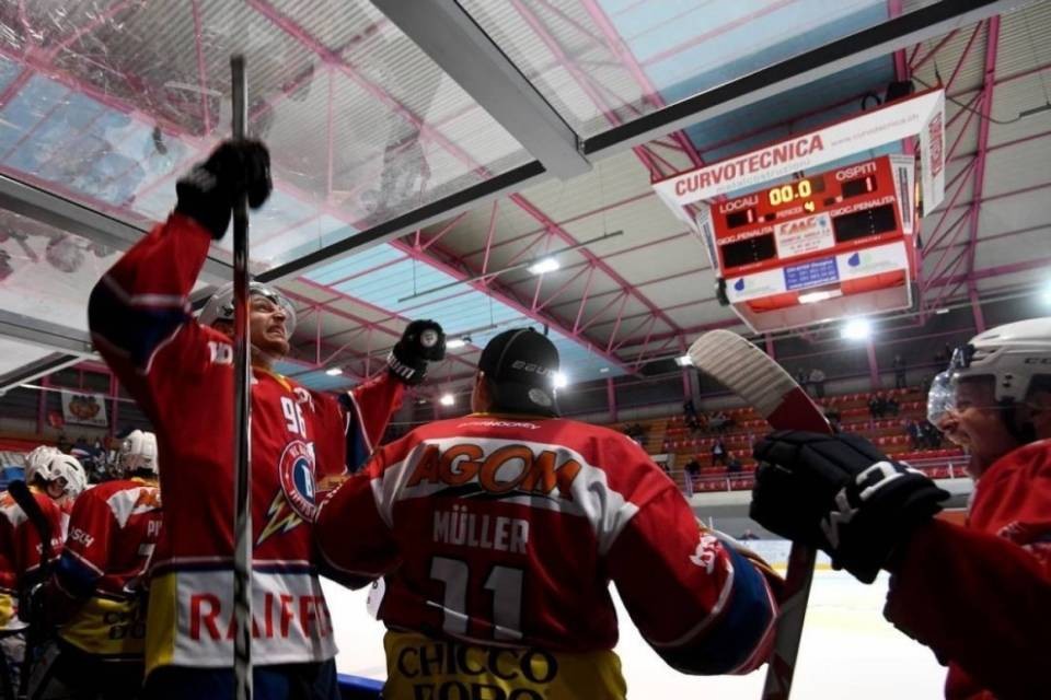 Terzo successo stagionale per i Rockets