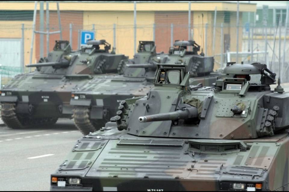 21,1 miliardi all'esercito per i prossimi 4 anni