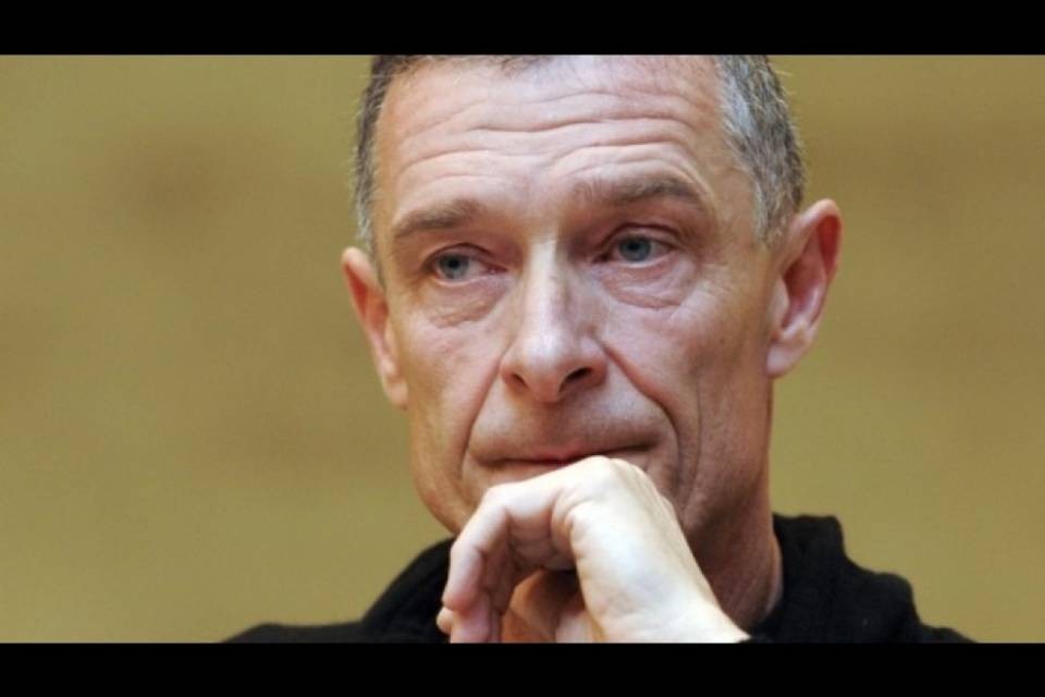 Un'iniziativa per la separazione tra Chiesa e Stato?