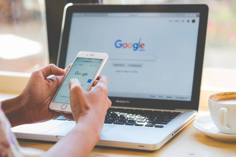 Google insaziabile: acquista Fitbit per 2,1 mld di dollari