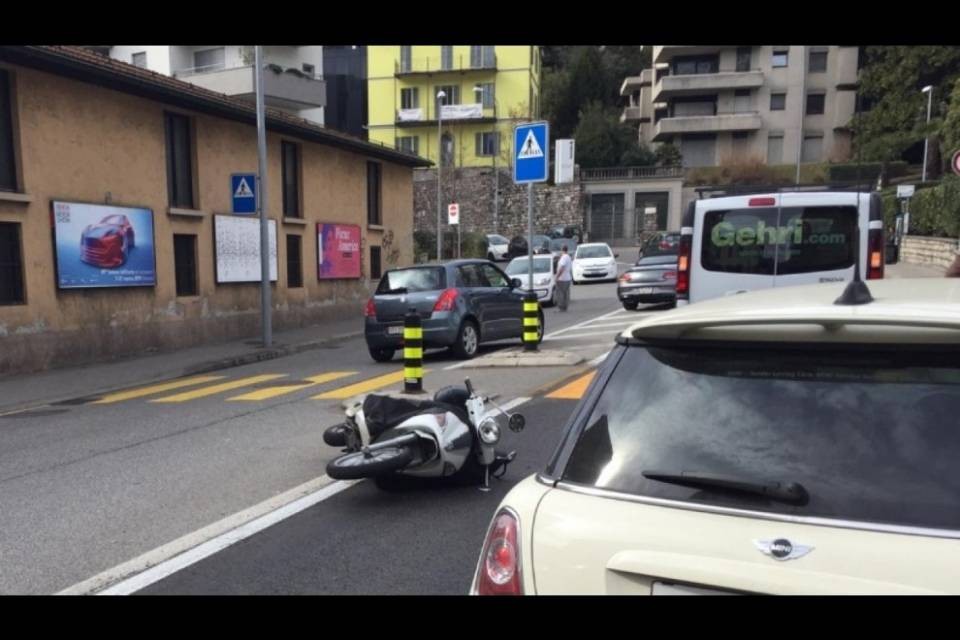 Scooter contro furgoncino, incidente a Lugano