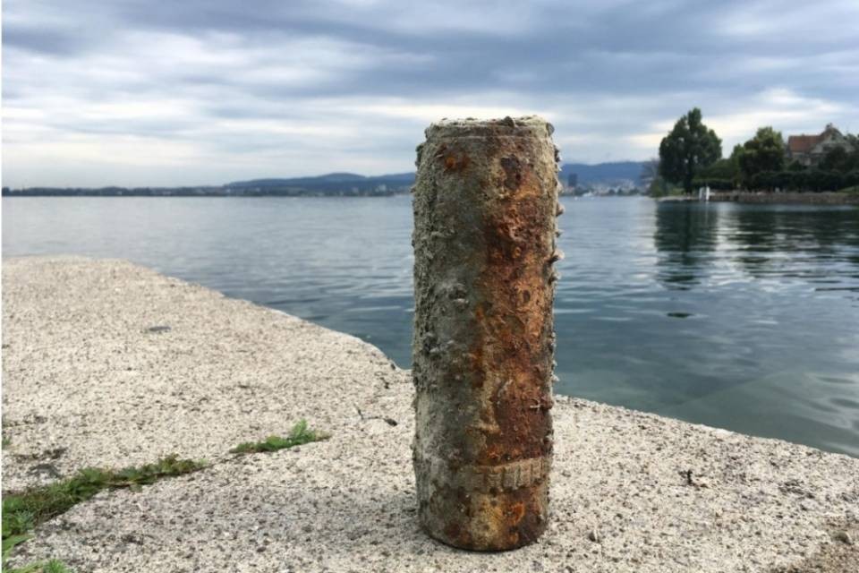Proiettile inesploso trovato nel lago di Zugo