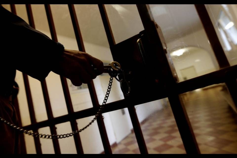 Andava in Polizia senza patente, ora andrà in carcere