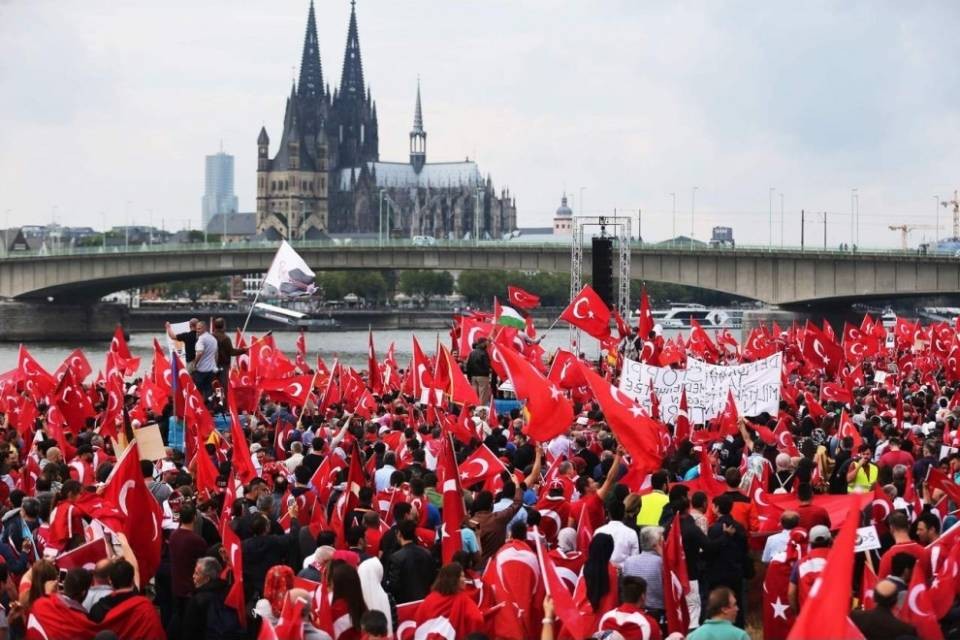 Continua la tensione fra Germania e Turchia