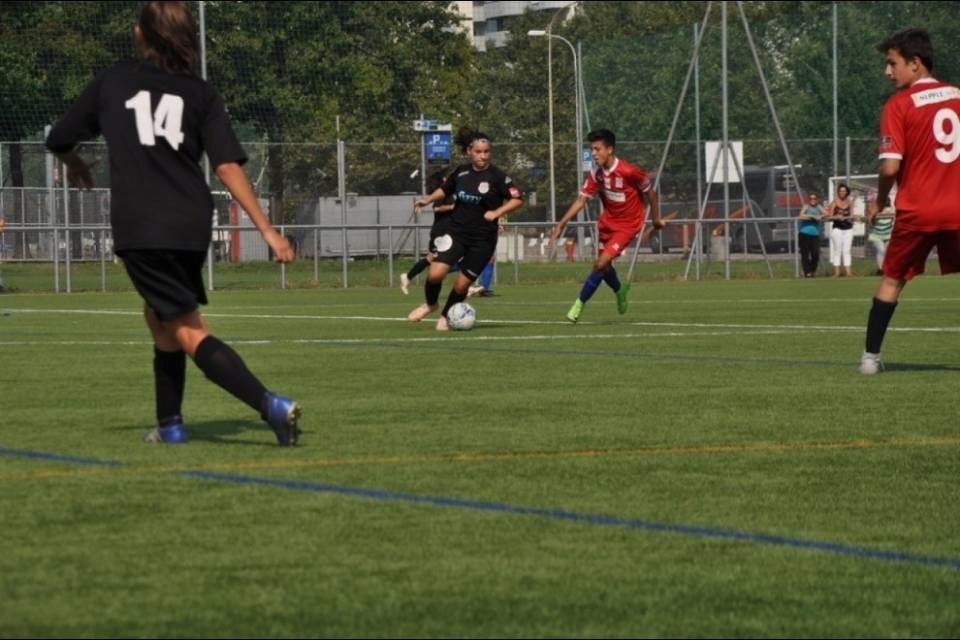 Le calciatrici ticinesi sfidano il Rapid Lugano: sconfitte con onore