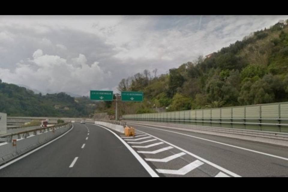 Liguria, l'A26 riapre parzialmente
