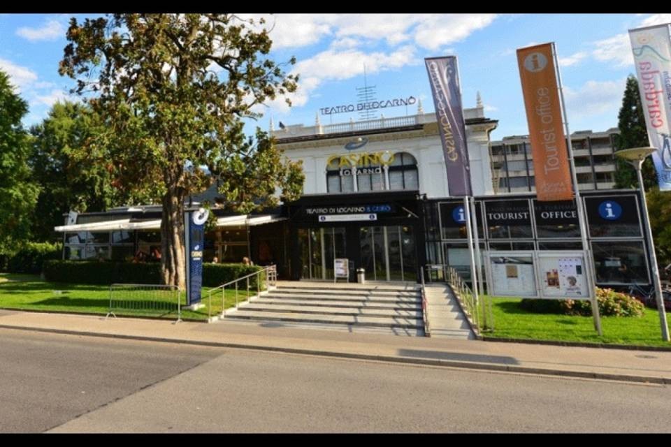 Locarno: "Tuteliamo il teatro"