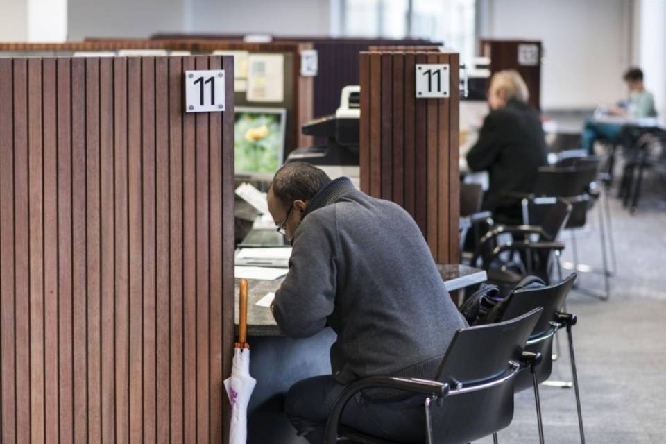 Aiuto sociale limitato per gli immigrati