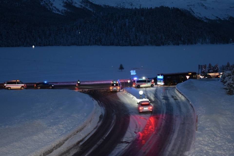 Engadina: 4 feriti in due incidenti allo stesso incrocio