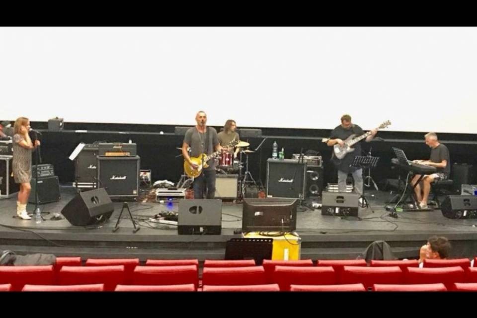 City of Guitars, Alex Britti è già arrivato a Locarno