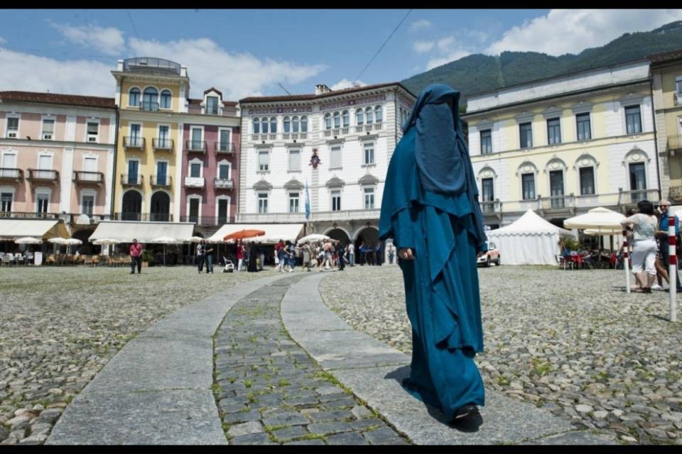 Burqa, come è andato il primo giorno di divieto?
