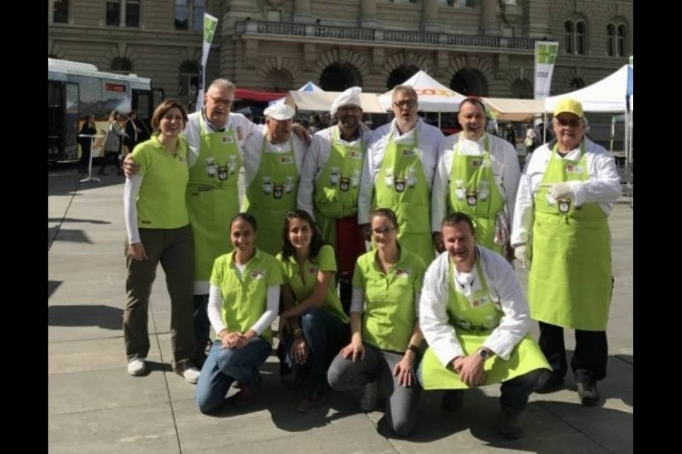 Il risotto ticinese conquista Piazza federale