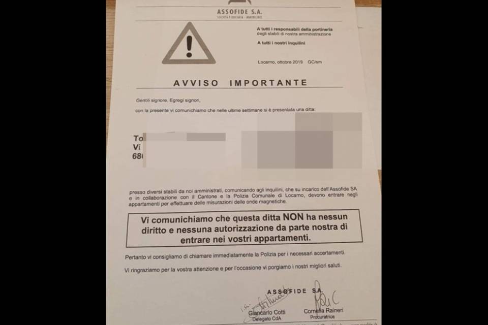 Citofona per 'rilevamenti elettromagnetici': "Non fatelo entrare"