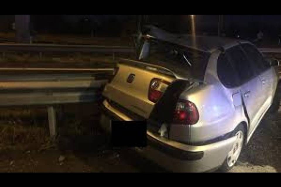 SG: si addormenta sull'autostrada A1 e urta il guardrail
