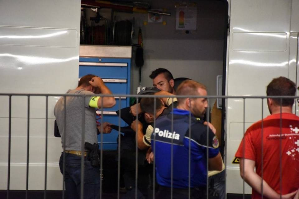 Allarme bomba a Lugano: erano solo vestiti