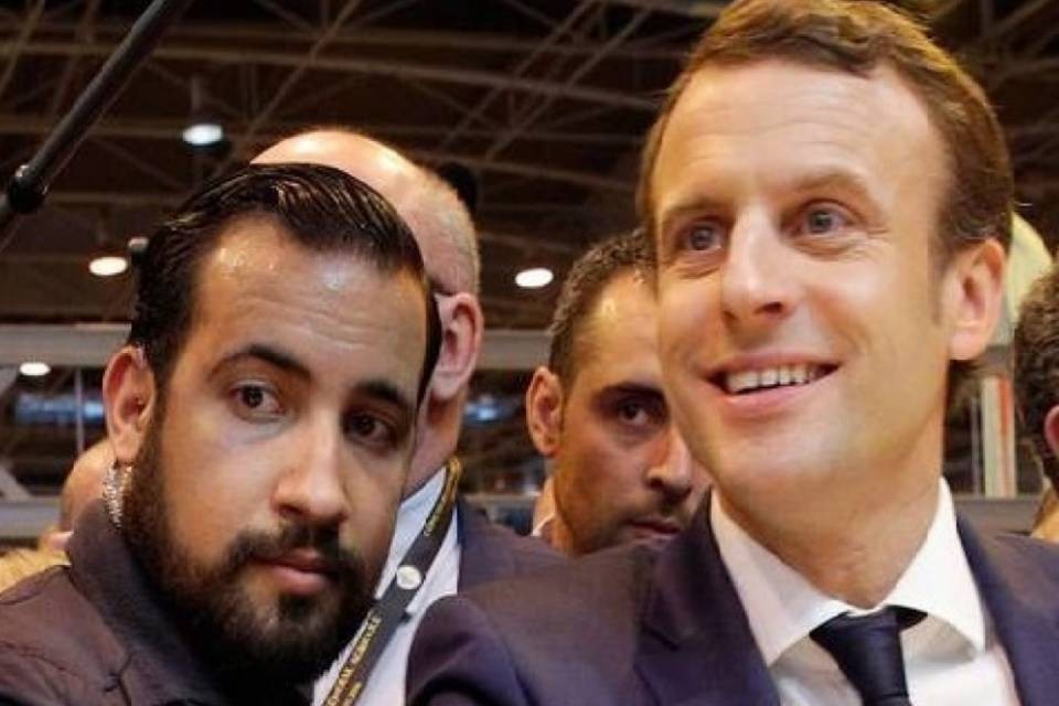 Perquisizioni nell'ufficio di Benalla all'Eliseo