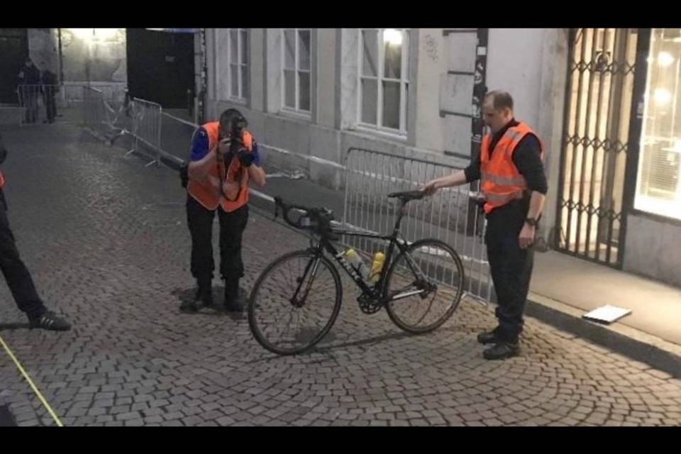 Ciclista gravemente ferito a causa di un pedone