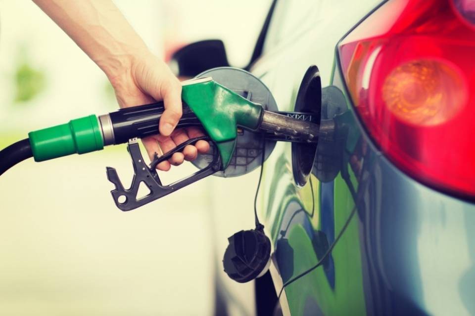 Tassa CO2, 1,70 franchi per litro per ridurre le emissioni